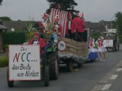 Umzug mit Mottowagen