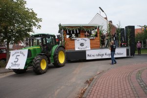 Umzug mit Mottowagen