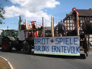 Umzug mit Mottowagen